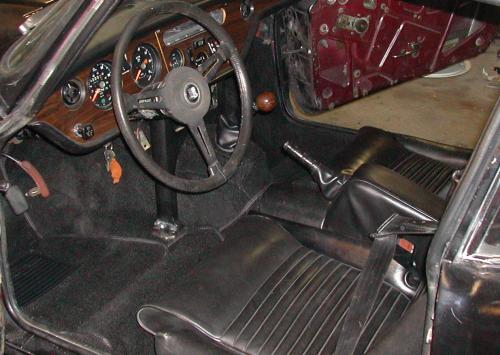 bb_int_newcarpet2.jpg (35620 bytes)