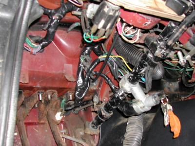bb_underdashwiring1.jpg (28313 bytes)
