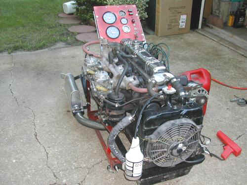 gt6enginestand1_LF1.jpg (41328 bytes)