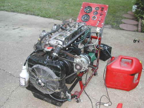 gt6enginestand1_RF1.jpg (42246 bytes)