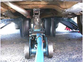 w75_rearaxle_onstands.jpg (18195 bytes)